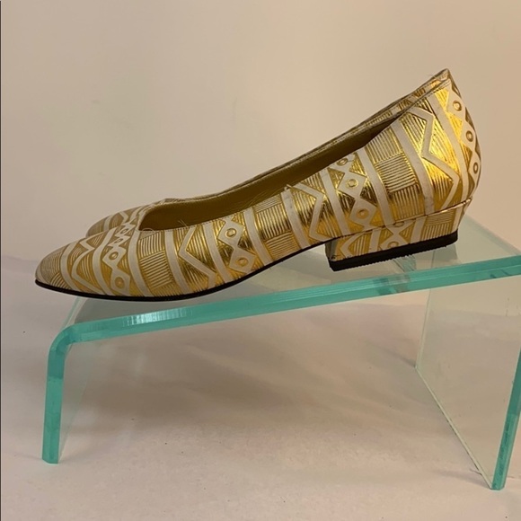 Bruno Magli Sz 6 Flat Gold White Leather Flats - Picture 5 of 11